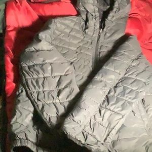 (SOLD) Guess reversible puffy jacket